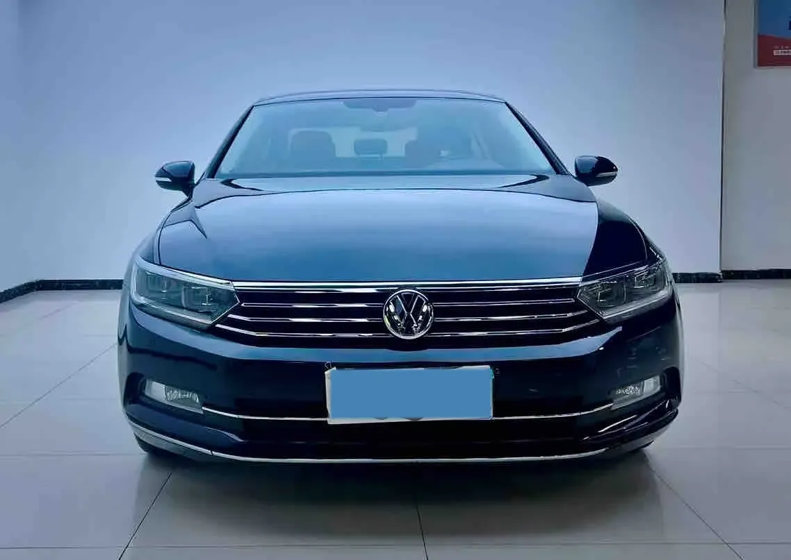2018 Volkswagen Magotan 1.8T 180HP L4 7DCT,autocango,china used car exporter,china ev exporter,chinese used car exporter,chinese used ev exporter