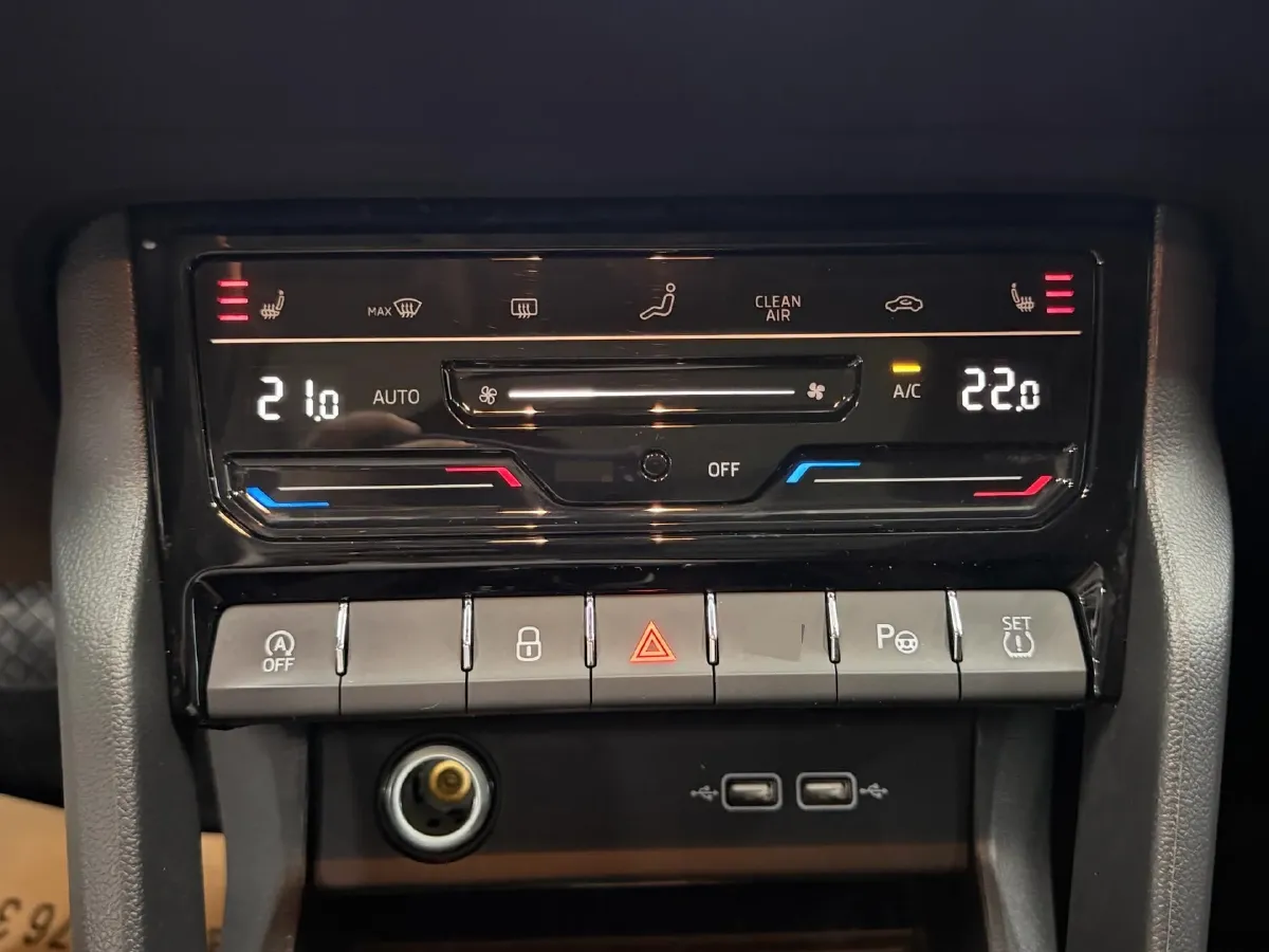 2023 Skoda Karoq 1.4T 150HP L4 7DCT,autocango,china used car exporter,china ev exporter,chinese used car exporter,chinese used ev exporter