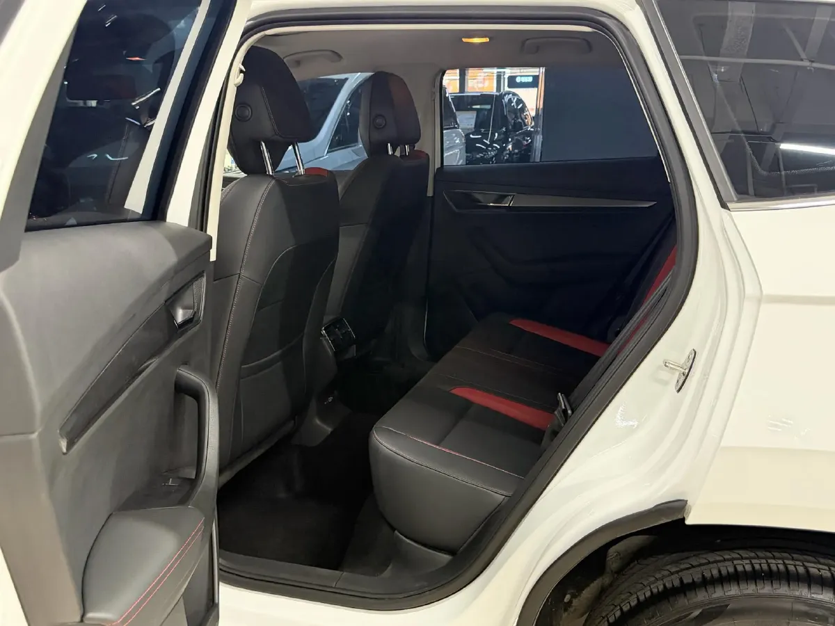 2023 Skoda Karoq 1.4T 150HP L4 7DCT,autocango,china used car exporter,china ev exporter,chinese used car exporter,chinese used ev exporter