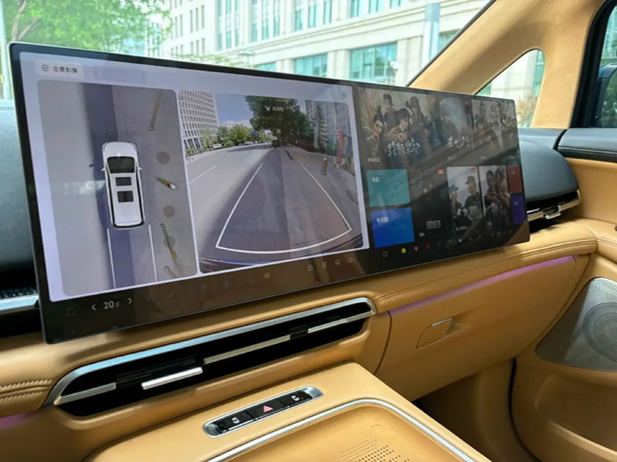 2025 Voyah Dream 1.5T 150HP L4 PHEV 41.7KWH,autocango,china used car exporter,china ev exporter,chinese used car exporter,chinese used ev exporter