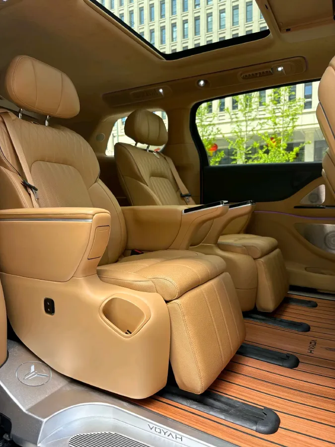 2025 Voyah Dream 1.5T 150HP L4 PHEV 41.7KWH,autocango,china used car exporter,china ev exporter,chinese used car exporter,chinese used ev exporter