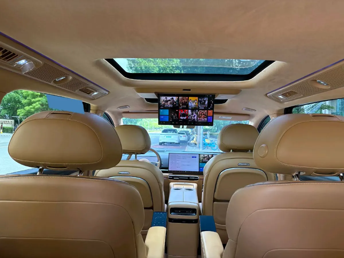 2025 Voyah Dream 1.5T 150HP L4 PHEV 41.7KWH,autocango,china used car exporter,china ev exporter,chinese used car exporter,chinese used ev exporter