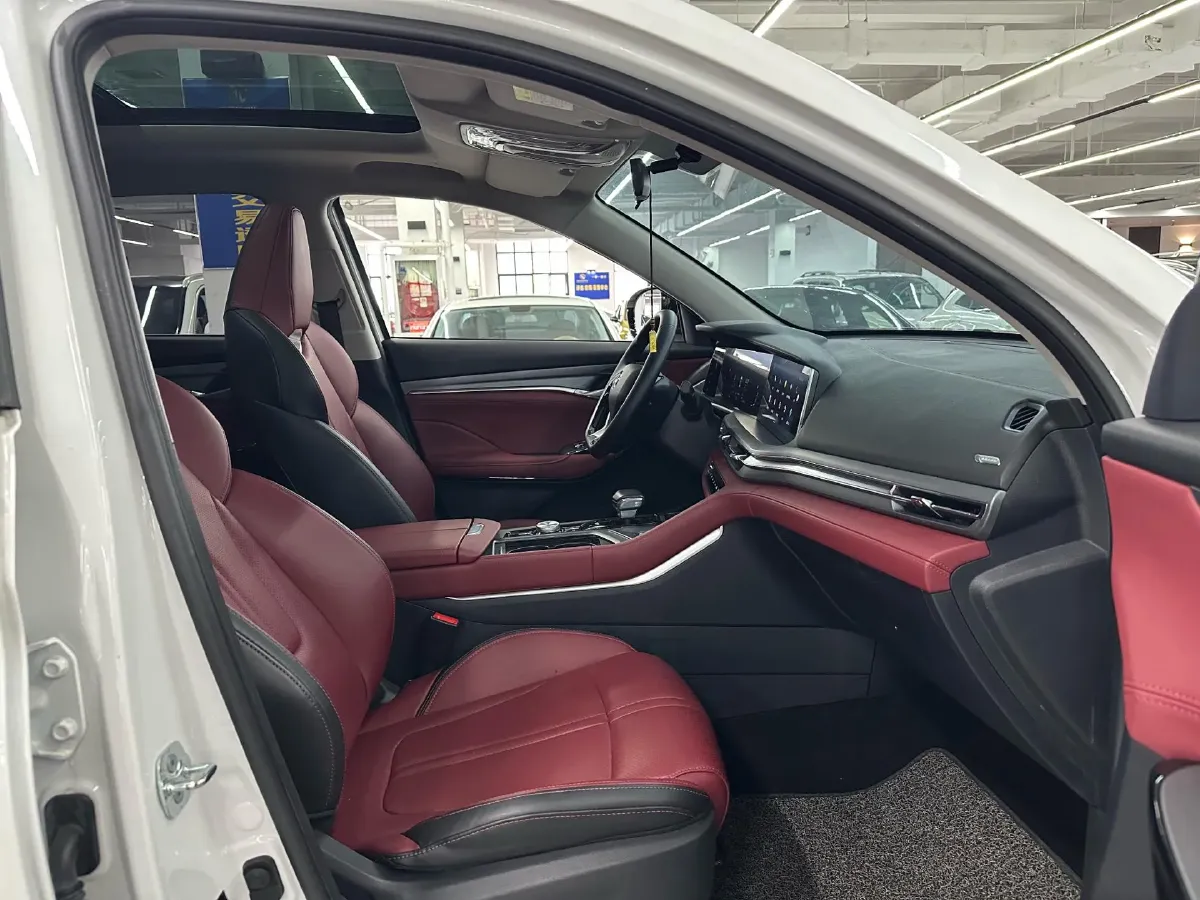 2022 ChangAn CS75 Plus 1.5T 178HP L4 6AT,autocango,china used car exporter,china ev exporter,chinese used car exporter,chinese used ev exporter