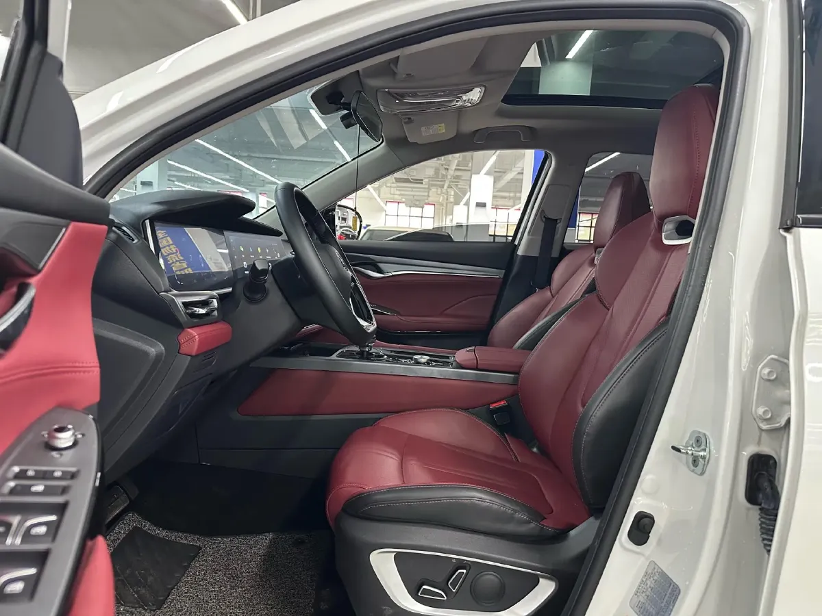 2022 ChangAn CS75 Plus 1.5T 178HP L4 6AT,autocango,china used car exporter,china ev exporter,chinese used car exporter,chinese used ev exporter