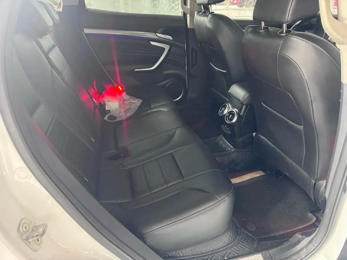 2017 WEY VV7 2.0T 234HP L4 7DCT,autocango,china used car exporter,china ev exporter,chinese used car exporter,chinese used ev exporter