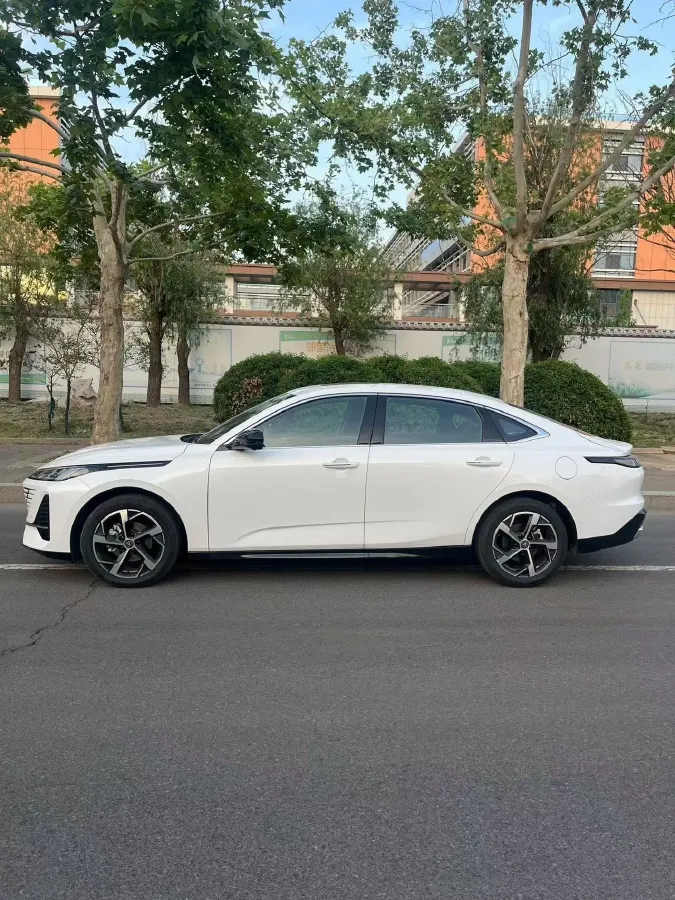 2022 ChangAn Raeton CC 1.5T 188HP L4 7DCT,autocango,china used car exporter,china ev exporter,chinese used car exporter,chinese used ev exporter