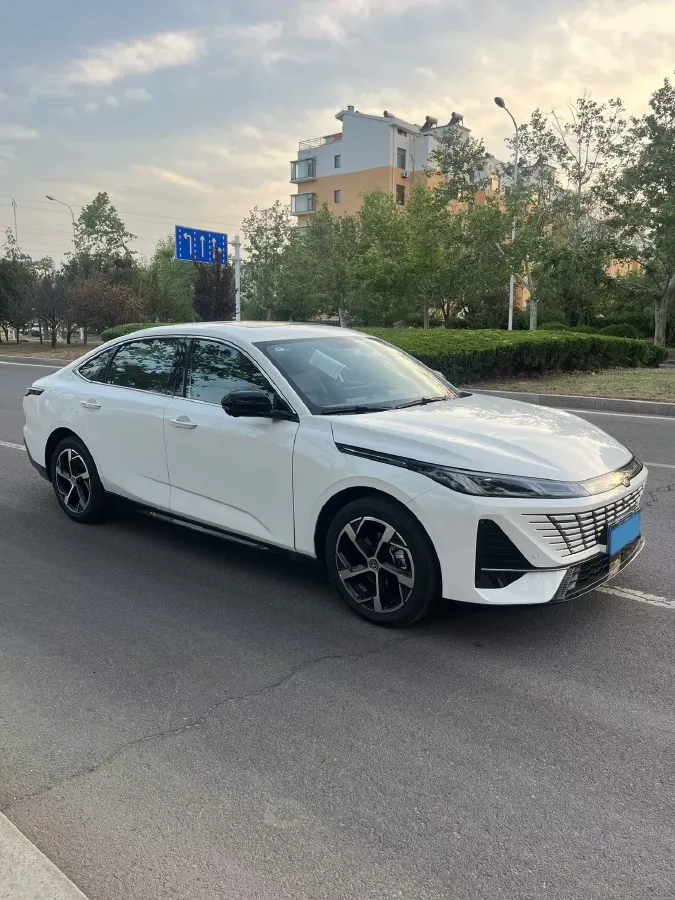 2022 ChangAn Raeton CC 1.5T 188HP L4 7DCT,autocango,china used car exporter,china ev exporter,chinese used car exporter,chinese used ev exporter