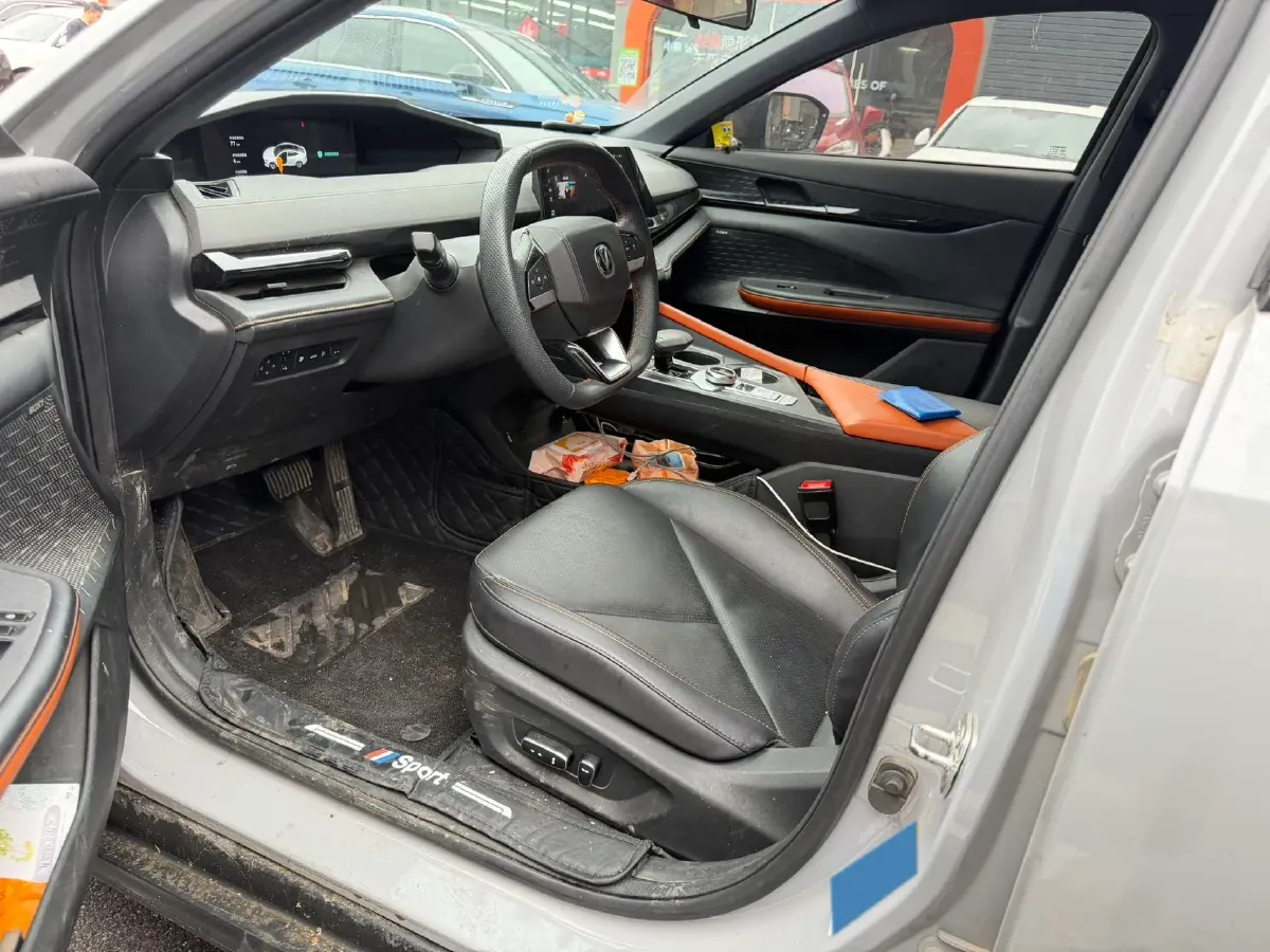 2023 ChangAn UNI-V iDD 1.5T 170HP L4 6TCT PHEV 18.4KWH,autocango,china used car exporter,china ev exporter,chinese used car exporter,chinese used ev exporter