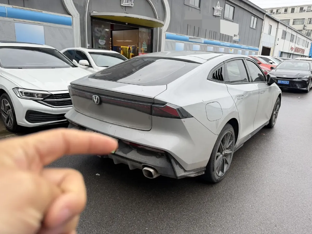 2023 ChangAn UNI-V iDD 1.5T 170HP L4 6TCT PHEV 18.4KWH,autocango,china used car exporter,china ev exporter,chinese used car exporter,chinese used ev exporter