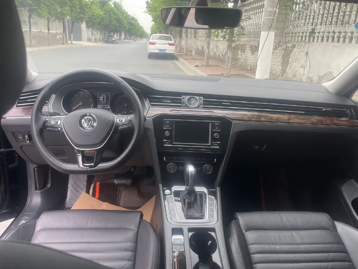 2018 Volkswagen Magotan 1.8T 180HP L4 7DCT,autocango,china used car exporter,china ev exporter,chinese used car exporter,chinese used ev exporter