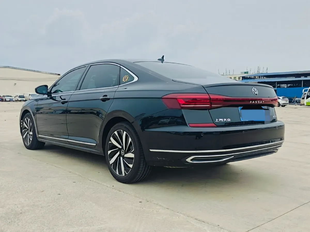 2024 Volkswagen Passat 2.0T 220HP L4 7DCT,autocango,china used car exporter,china ev exporter,chinese used car exporter,chinese used ev exporter