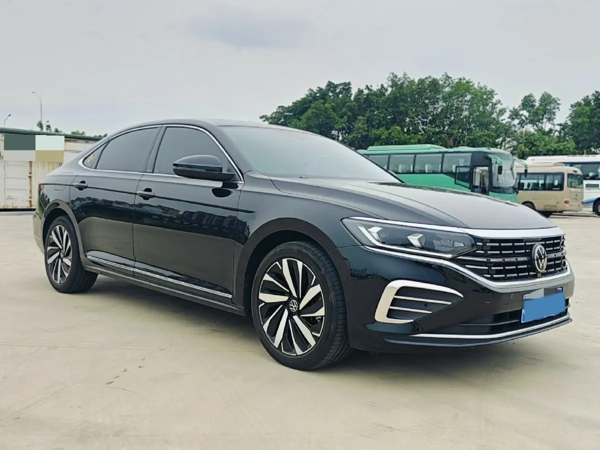 2024 Volkswagen Passat 2.0T 220HP L4 7DCT,autocango,china used car exporter,china ev exporter,chinese used car exporter,chinese used ev exporter
