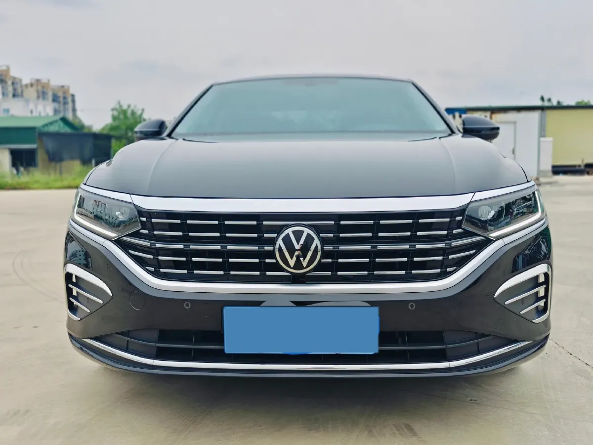 2024 Volkswagen Passat 2.0T 220HP L4 7DCT,autocango,china used car exporter,china ev exporter,chinese used car exporter,chinese used ev exporter