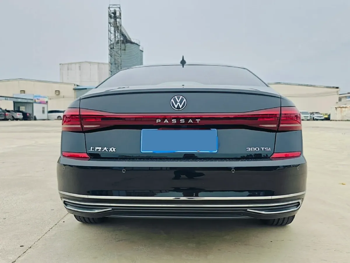 2024 Volkswagen Passat 2.0T 220HP L4 7DCT,autocango,china used car exporter,china ev exporter,chinese used car exporter,chinese used ev exporter