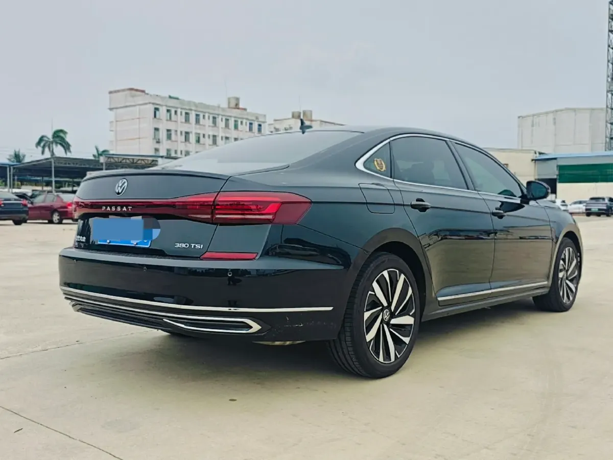 2024 Volkswagen Passat 2.0T 220HP L4 7DCT,autocango,china used car exporter,china ev exporter,chinese used car exporter,chinese used ev exporter