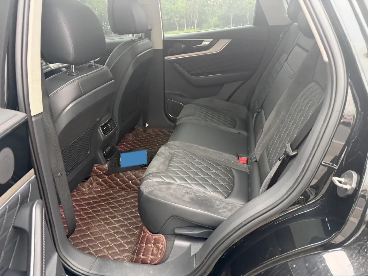 2022 HongQi HS5 2.0T 224HP L4 6AT,autocango,china used car exporter,china ev exporter,chinese used car exporter,chinese used ev exporter