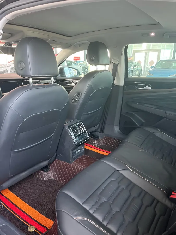 2019 Skoda Kodiak 2.0T 186HP L4 7DCT,autocango,china used car exporter,china ev exporter,chinese used car exporter,chinese used ev exporter