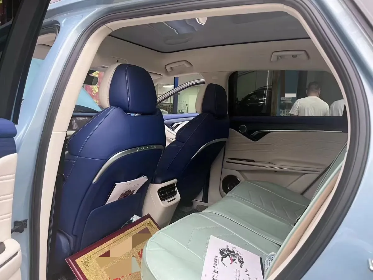 2021 Voyah FREE Range Extended 109HP REEV 33KWH,autocango,china used car exporter,china ev exporter,chinese used car exporter,chinese used ev exporter