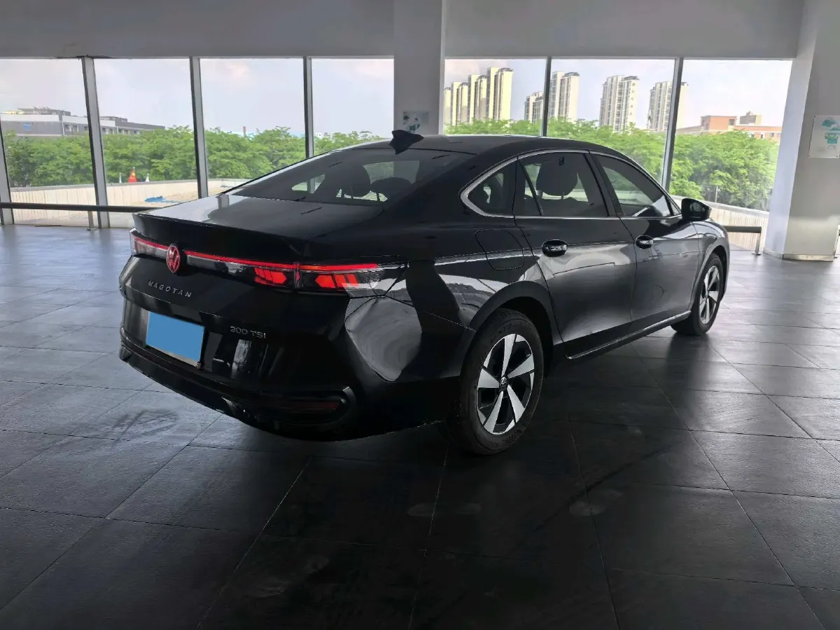 2024 Volkswagen Magotan 1.5T 160HP L4 7DCT,autocango,china used car exporter,china ev exporter,chinese used car exporter,chinese used ev exporter