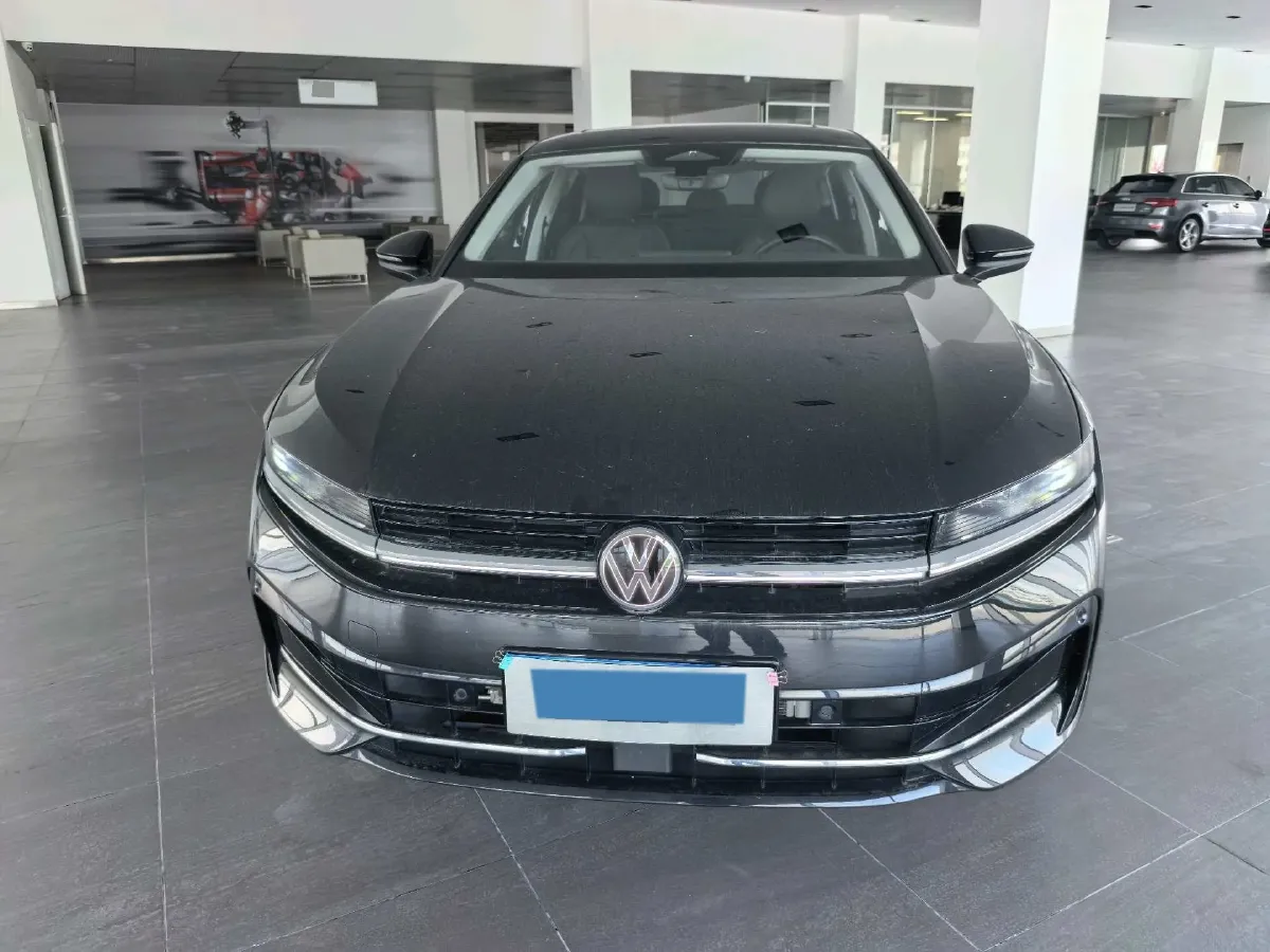 2024 Volkswagen Magotan 1.5T 160HP L4 7DCT,autocango,china used car exporter,china ev exporter,chinese used car exporter,chinese used ev exporter