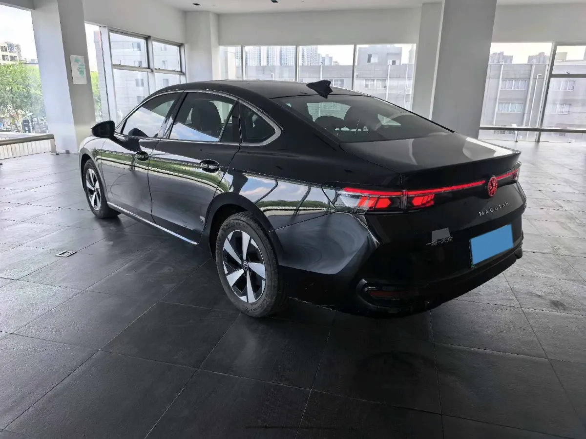 2024 Volkswagen Magotan 1.5T 160HP L4 7DCT,autocango,china used car exporter,china ev exporter,chinese used car exporter,chinese used ev exporter