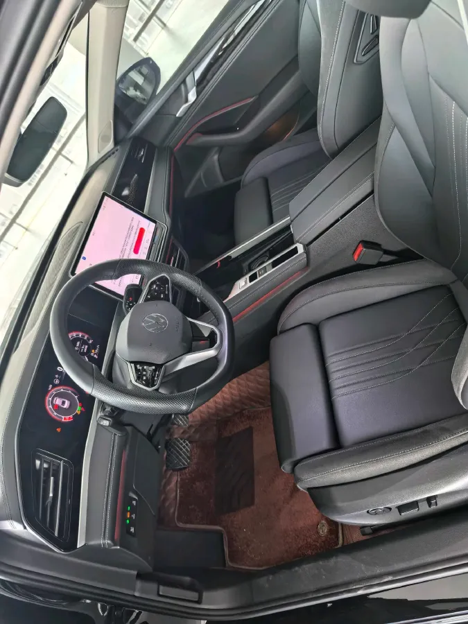 2024 Volkswagen Magotan 1.5T 160HP L4 7DCT,autocango,china used car exporter,china ev exporter,chinese used car exporter,chinese used ev exporter