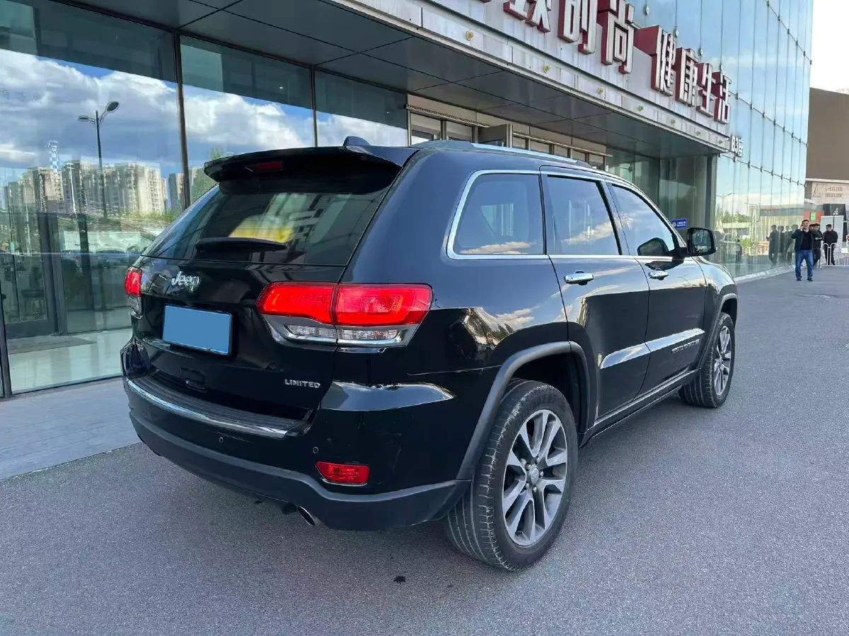 2017 Jeep Grand Cherokee 3.6L 286HP V6 8AT,autocango,china used car exporter,china ev exporter,chinese used car exporter,chinese used ev exporter