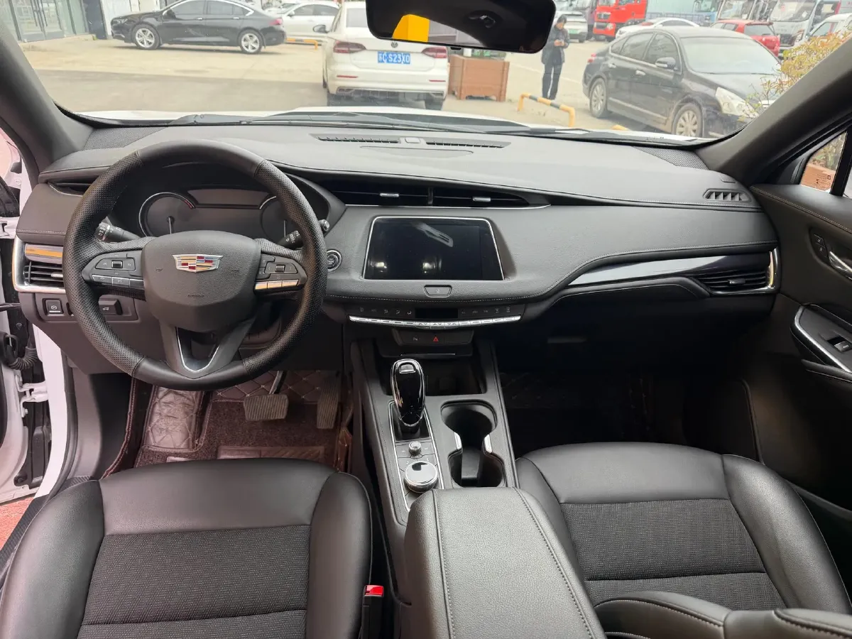 2022 Cadillac XT4 2.0T 237HP L4 9AT,autocango,china used car exporter,china ev exporter,chinese used car exporter,chinese used ev exporter