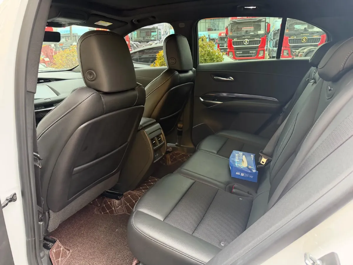 2022 Cadillac XT4 2.0T 237HP L4 9AT,autocango,china used car exporter,china ev exporter,chinese used car exporter,chinese used ev exporter