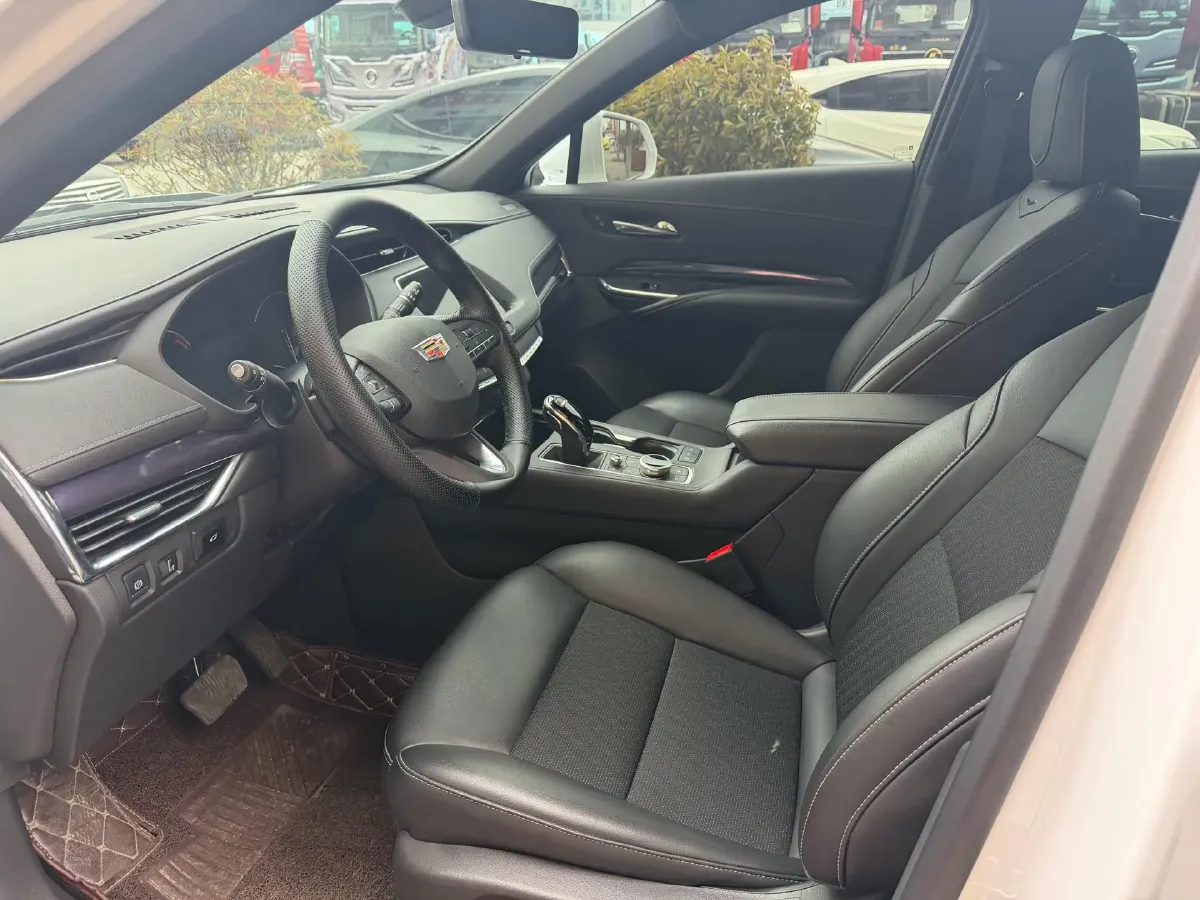 2022 Cadillac XT4 2.0T 237HP L4 9AT,autocango,china used car exporter,china ev exporter,chinese used car exporter,chinese used ev exporter