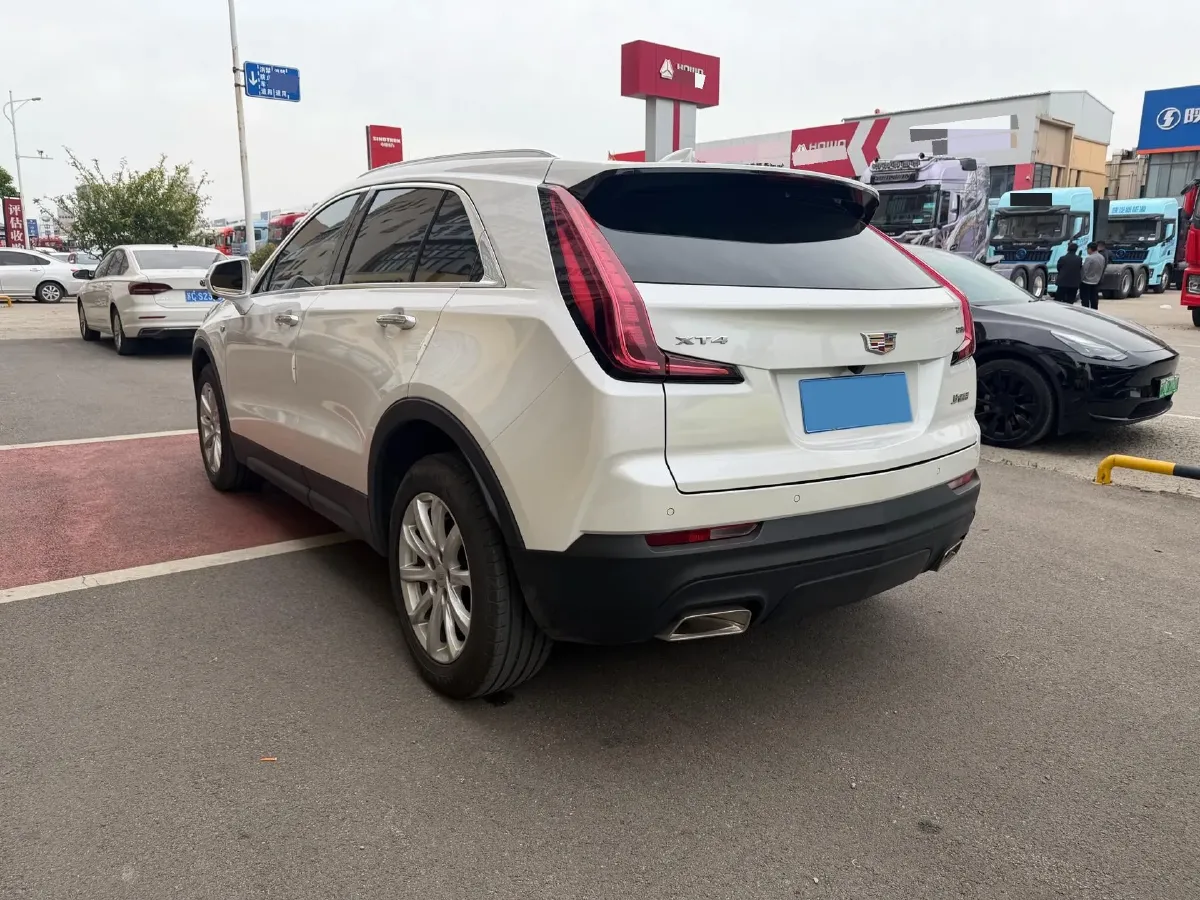 2022 Cadillac XT4 2.0T 237HP L4 9AT,autocango,china used car exporter,china ev exporter,chinese used car exporter,chinese used ev exporter