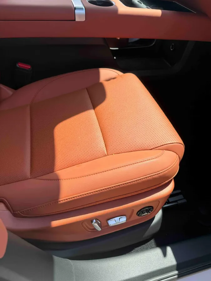 2024 Li L6 Range Extended 154HP L4 REEV 36.8KWH,autocango,china used car exporter,china ev exporter,chinese used car exporter,chinese used ev exporter