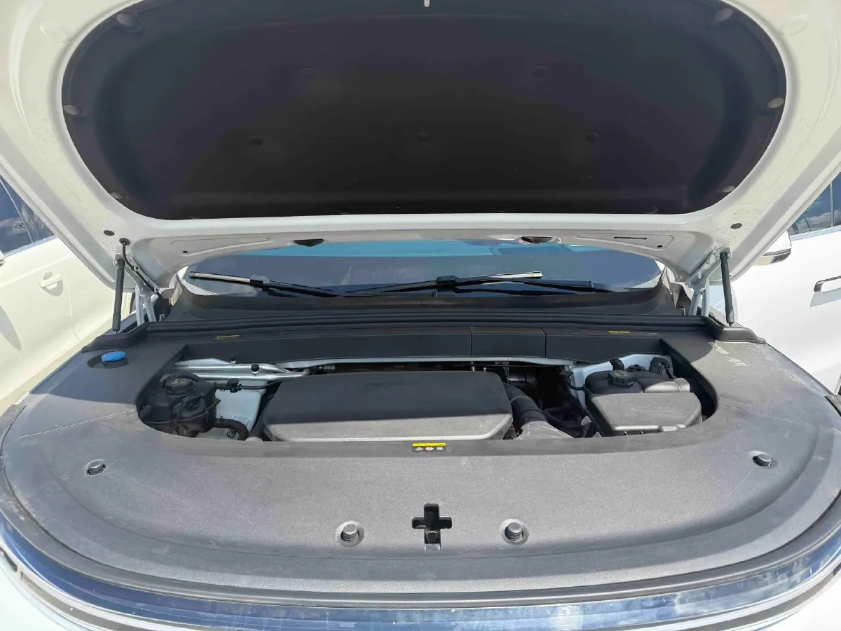 2024 Li L6 Range Extended 154HP L4 REEV 36.8KWH,autocango,china used car exporter,china ev exporter,chinese used car exporter,chinese used ev exporter