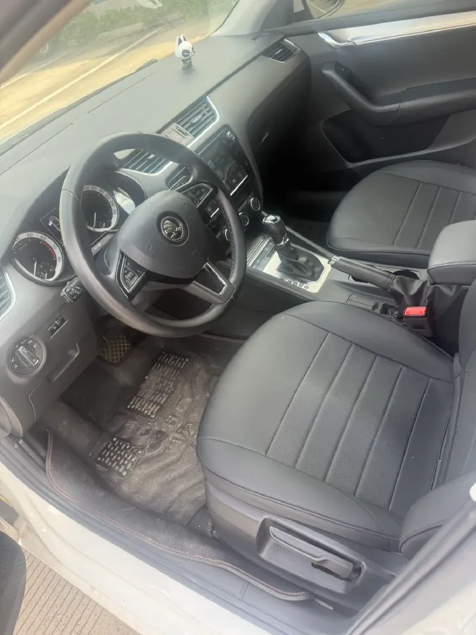 2018 Skoda Octavia 1.2T 116HP L4 7DCT,autocango,china used car exporter,china ev exporter,chinese used car exporter,chinese used ev exporter