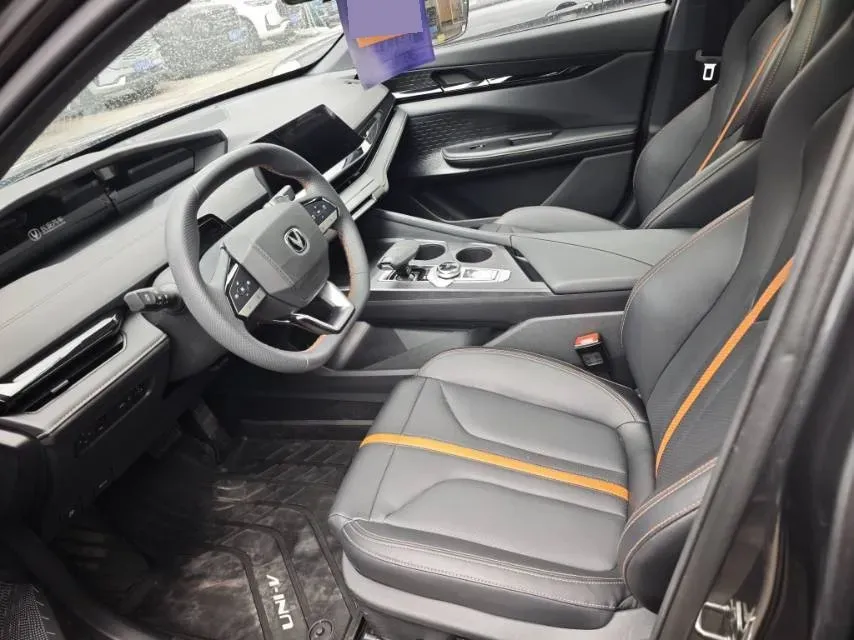 2024 ChangAn UNI-V 1.5T 188HP L4 7DCT,autocango,china used car exporter,china ev exporter,chinese used car exporter,chinese used ev exporter