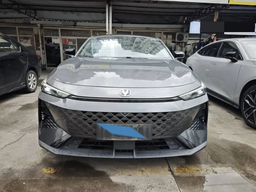 2024 ChangAn UNI-V 1.5T 188HP L4 7DCT,autocango,china used car exporter,china ev exporter,chinese used car exporter,chinese used ev exporter