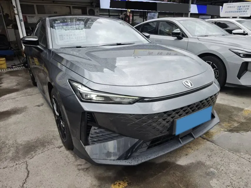 2024 ChangAn UNI-V 1.5T 188HP L4 7DCT,autocango,china used car exporter,china ev exporter,chinese used car exporter,chinese used ev exporter