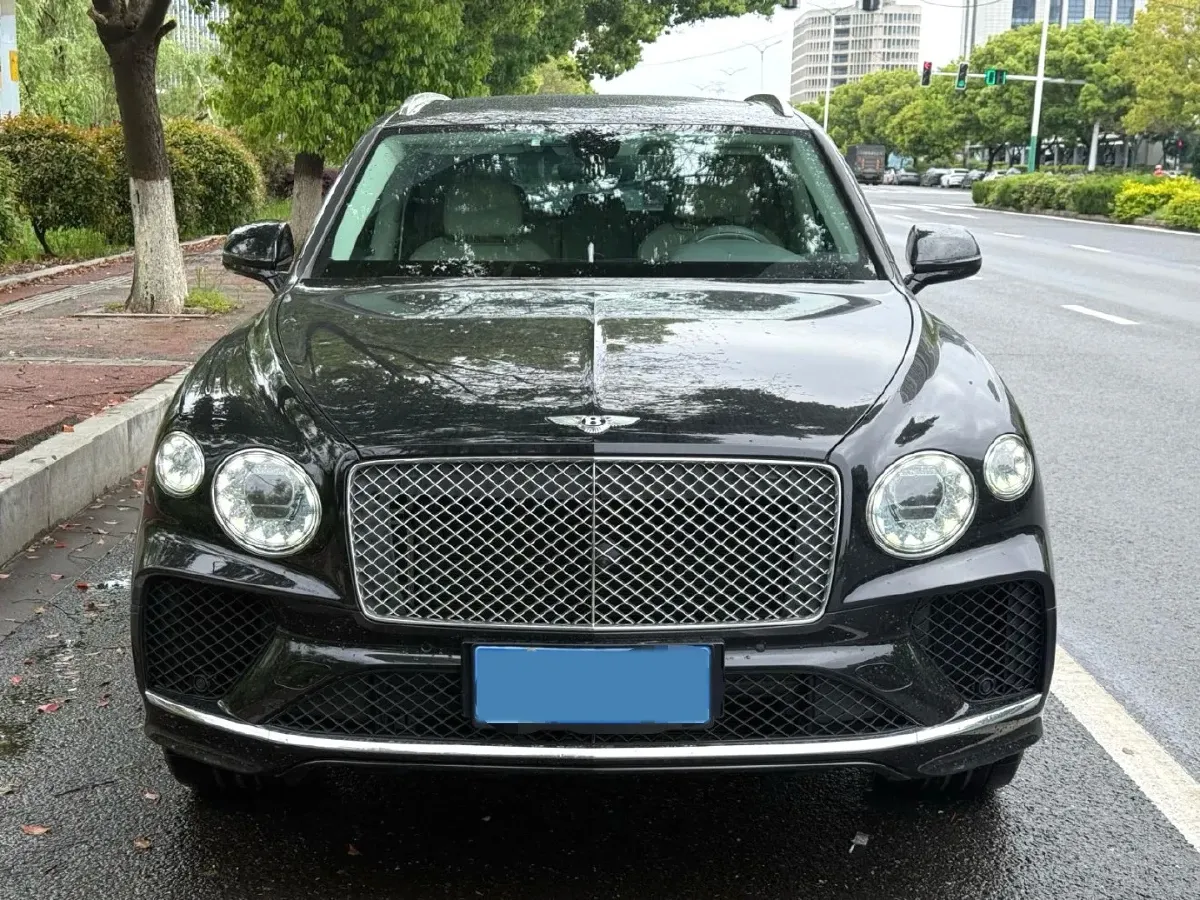 2021 Bentley Bentayga 4.0T 550HP V8 8AT,autocango,china used car exporter,china ev exporter,chinese used car exporter,chinese used ev exporter