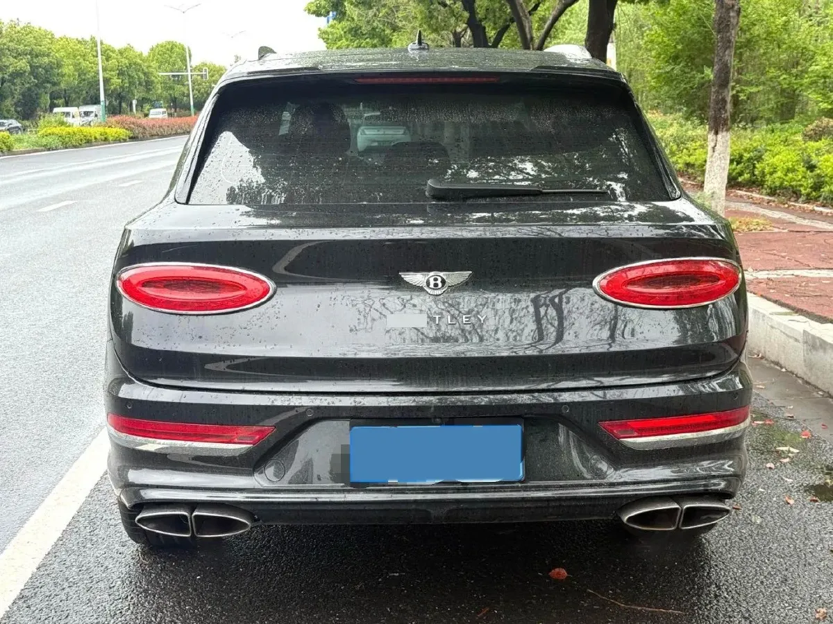 2021 Bentley Bentayga 4.0T 550HP V8 8AT,autocango,china used car exporter,china ev exporter,chinese used car exporter,chinese used ev exporter