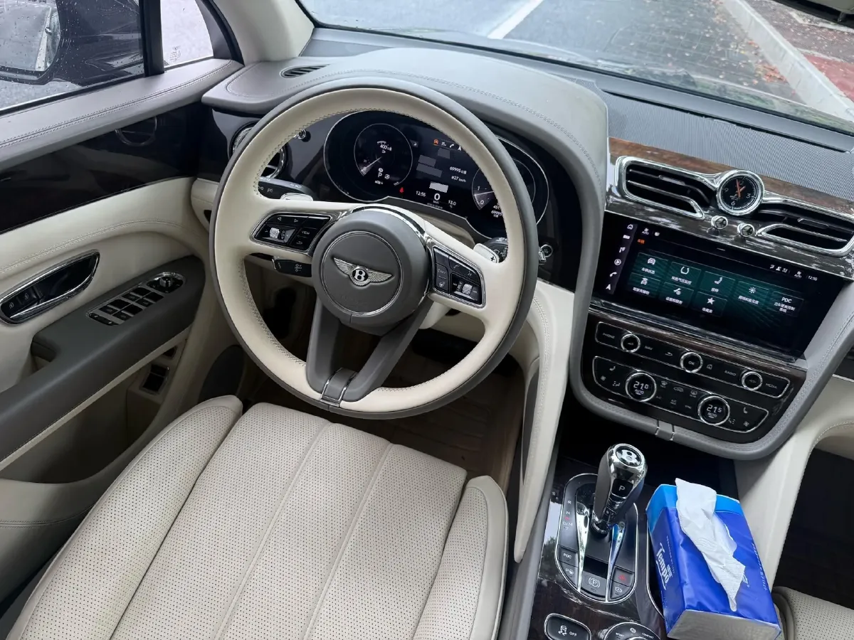 2021 Bentley Bentayga 4.0T 550HP V8 8AT,autocango,china used car exporter,china ev exporter,chinese used car exporter,chinese used ev exporter