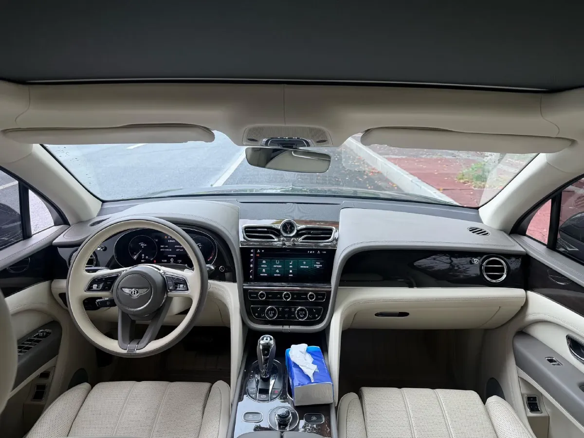 2021 Bentley Bentayga 4.0T 550HP V8 8AT,autocango,china used car exporter,china ev exporter,chinese used car exporter,chinese used ev exporter