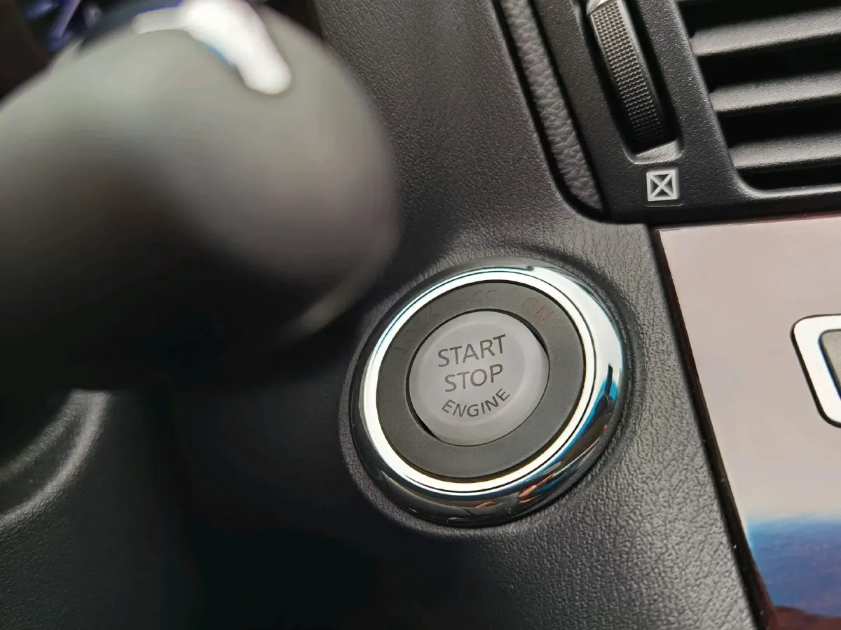 2019 Infiniti Q70 2.0T 211HP L4 7AT,autocango,china used car exporter,china ev exporter,chinese used car exporter,chinese used ev exporter