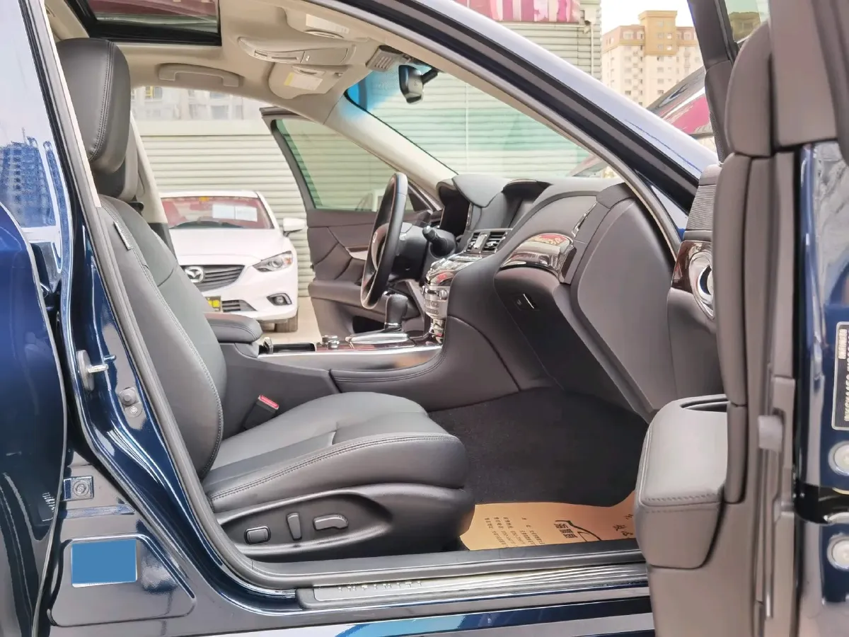 2019 Infiniti Q70 2.0T 211HP L4 7AT,autocango,china used car exporter,china ev exporter,chinese used car exporter,chinese used ev exporter