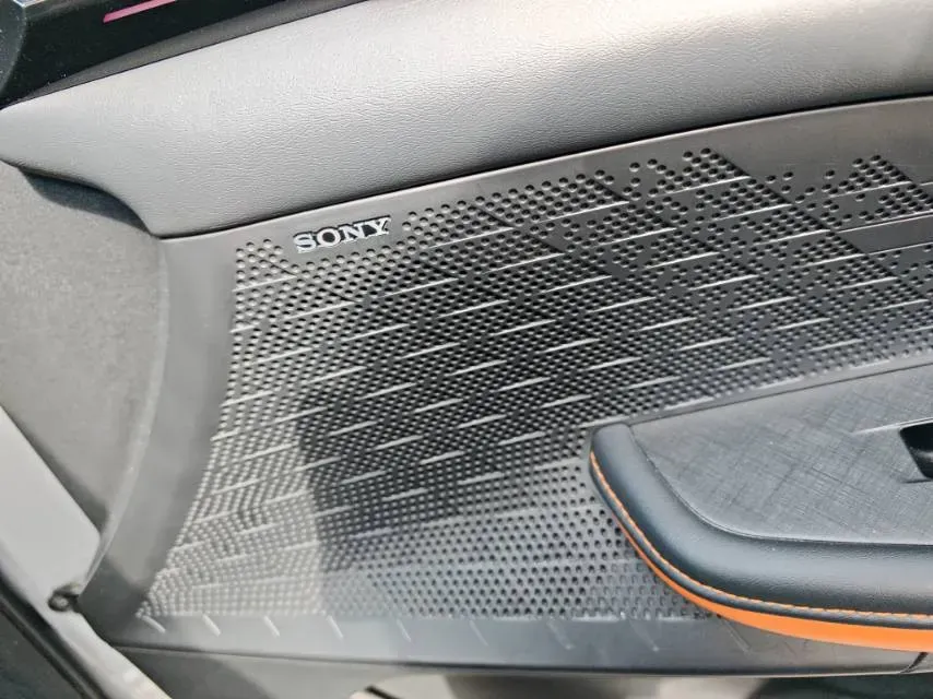 2022 ChangAn UNI-V 1.5T 188HP L4 7DCT,autocango,china used car exporter,china ev exporter,chinese used car exporter,chinese used ev exporter