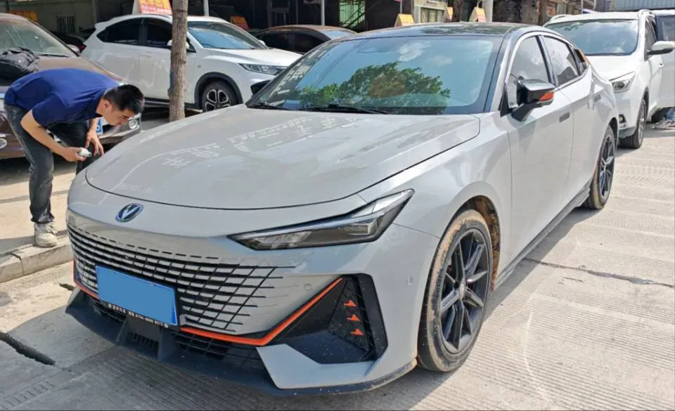 2022 ChangAn UNI-V 1.5T 188HP L4 7DCT,autocango,china used car exporter,china ev exporter,chinese used car exporter,chinese used ev exporter