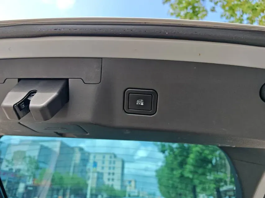 2022 ChangAn UNI-V 1.5T 188HP L4 7DCT,autocango,china used car exporter,china ev exporter,chinese used car exporter,chinese used ev exporter