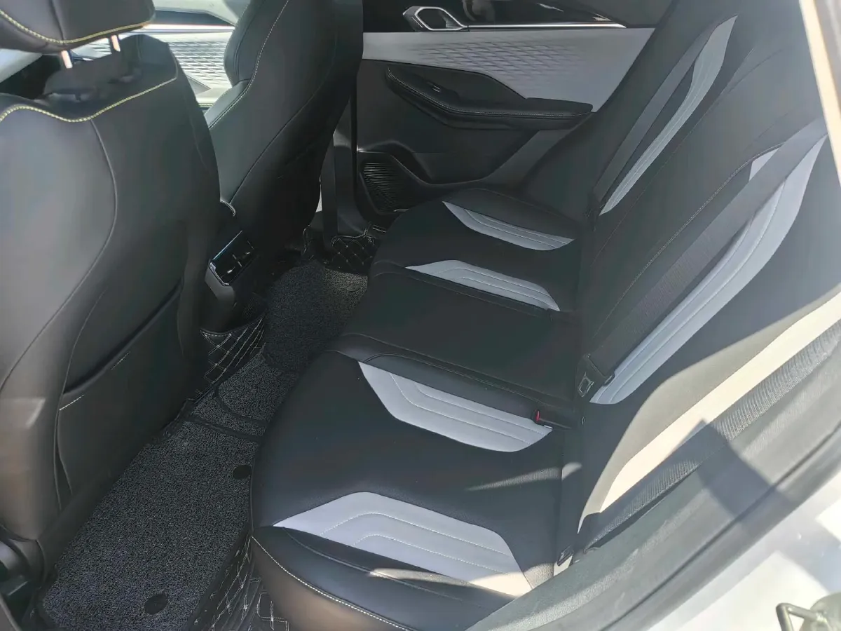 2022 Geely Coolray 1.5T 181HP L4 7DCT,autocango,china used car exporter,china ev exporter,chinese used car exporter,chinese used ev exporter