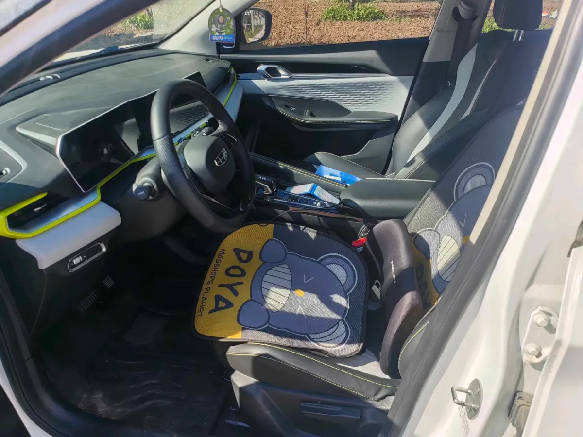 2022 Geely Coolray 1.5T 181HP L4 7DCT,autocango,china used car exporter,china ev exporter,chinese used car exporter,chinese used ev exporter