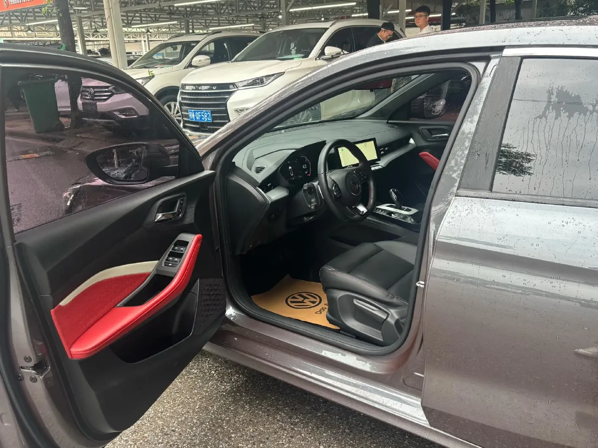 2021 MG 5 1.5T 173HP L4 7DCT,autocango,china used car exporter,china ev exporter,chinese used car exporter,chinese used ev exporter