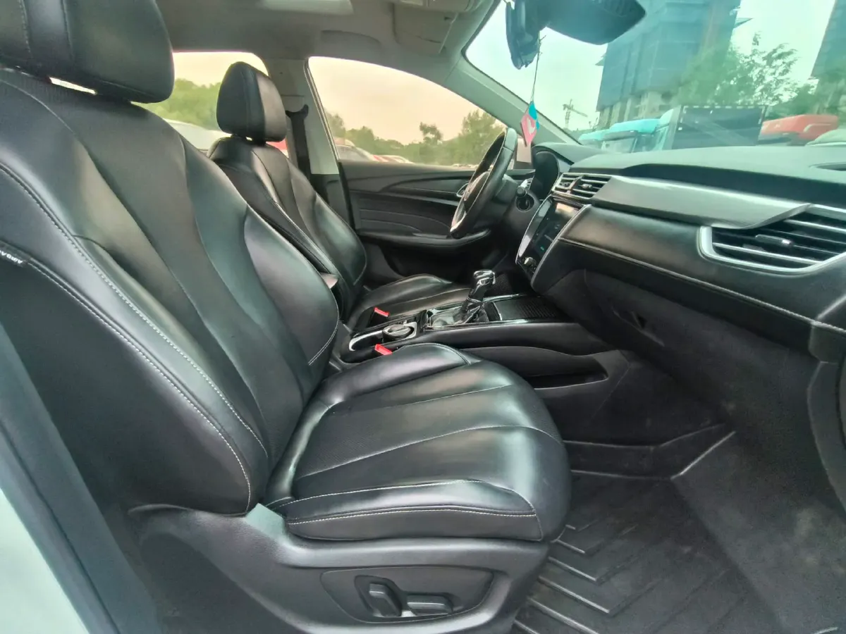 2019 Roewe i5 1.5T 169HP L4 7DCT,autocango,china used car exporter,china ev exporter,chinese used car exporter,chinese used ev exporter